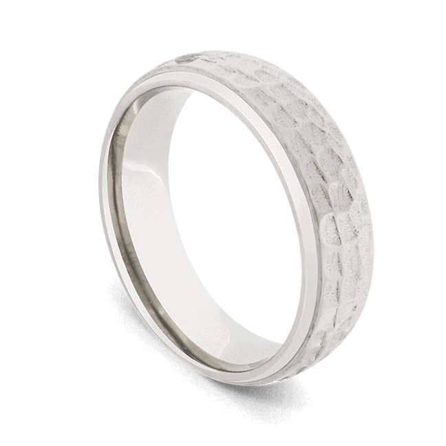 Anello in titanio per uomo - Argento con finitura martellata multisfaccettata