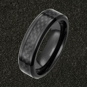 anello uomo in ceramica nera spazzolata