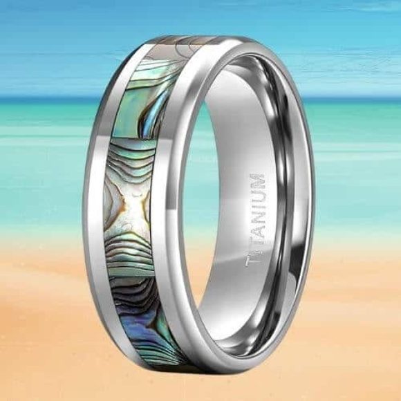 Anello da uomo in titanio e conchiglia di abalone