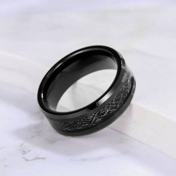 Anello da uomo in tungsteno nero meteorite in stile moderno