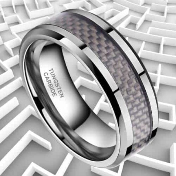 Anello da uomo in argento tungsteno con inserto in fibra di carbonio