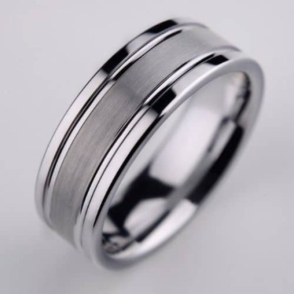 Anello in carburo di tungsteno argento per uomo, centro spazzolato con bordi lucidati